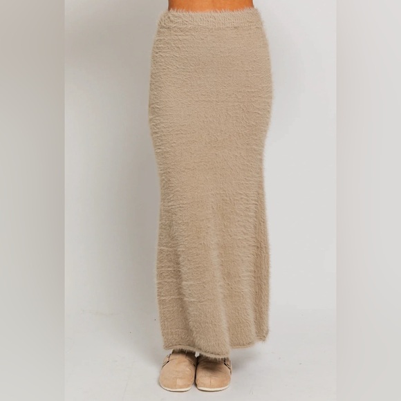 NEW Soft n Fuzzy Sweater Skirt - Picture 2 of 3